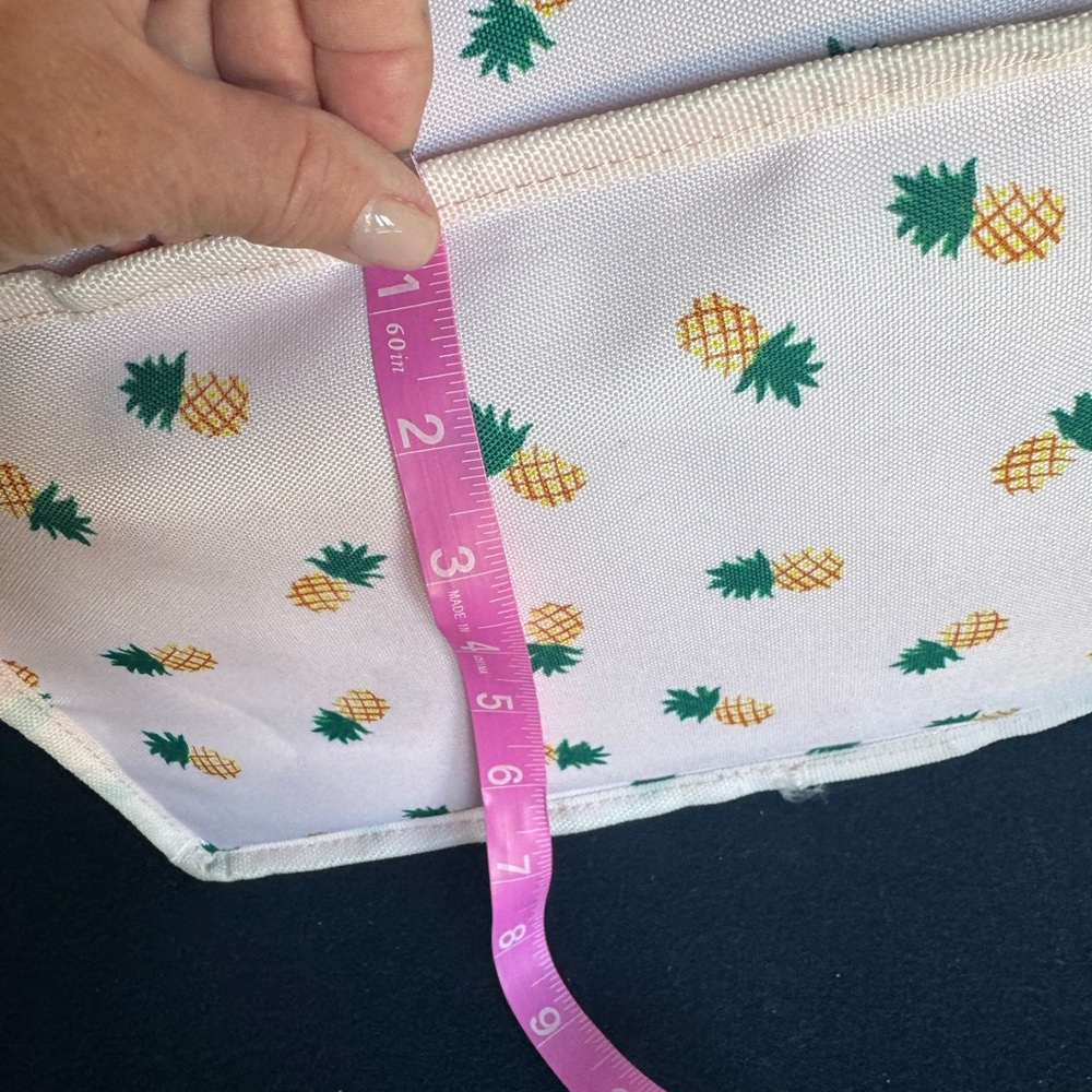 Kate Spade ♠️ pale pink insulated Tote with Pineapple Design🍍FUN & FUNCTIONAL 🍍 - Picture 6 of 11
